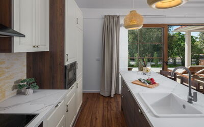 Accommodatie:&nbsp;Luxury Bay Villa with Private Hot Tub 313.2