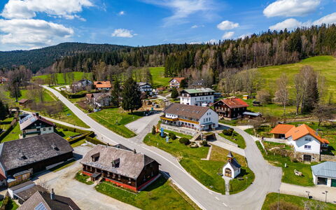 Bayerisch Häusl: Wolk, Lucht, Eigendom, Gebouw, Fabriek, Natuur, Berg, Huis, Boom, Land Lot