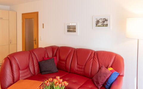 Sonnenküste: Meubilair, Interieur Ontwerp, Bankstel, Flooring, Hout, Verdieping, Woonkamer, Kamer, Tafel