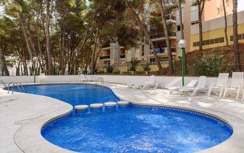 Uolas: Appartement, Condominium, Zwembad, Schaduw, Buitenmeubels, Toevlucht, Balkon, Hotel, Badplaats