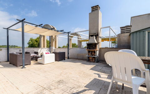 Uolas: Buitenmeubels, Schaduw, Stoel, Kamerplant, Outdoor Structuur, Patio, Aluminium, Balkon, Binnenplaats