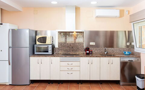 Riomar Beach House: Voedsel, Tafel, Tableware, Fabriek, Meubilair, Lucht, Stoel, Dishware, Bord, Buitenmeubels