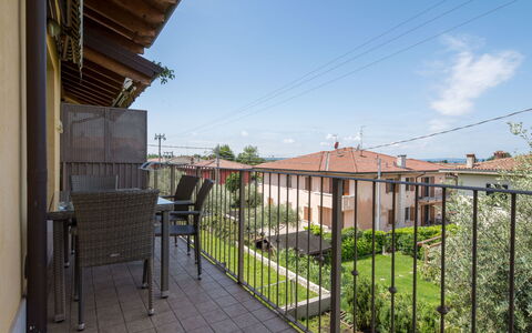 Costa al Sole: Voedsel, Tafel, Tableware, Fabriek, Meubilair, Lucht, Stoel, Dishware, Bord, Buitenmeubels