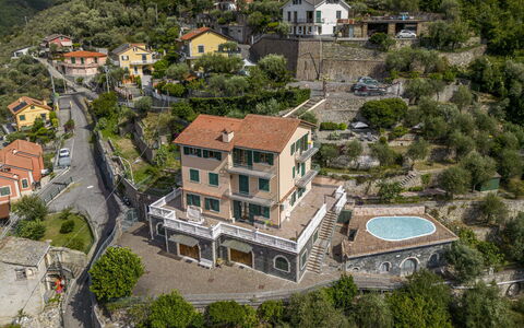 Belvedere, House With Private Pool And Garden, Rec: Gebouw, Eigendom, Boom, Venster, Huis, Stedelijk Ontwerp, Fabriek, Woongebied, Landschap, Onroerend Goed