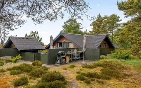 Eliza - 600M from the Sea: Bergachtig Landvormen, Berg, Heuvel, Bergketen, Heuvel Station, Menselijke Nederzetting, Stedelijk Ontwerp, Alpen, Vallei, Top