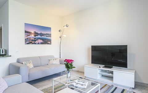 Le Jazz: Bankstel, Meubilair, Fotolijst, Comfort, Tafel, Interieur Ontwerp, Kamerplant, Verdieping, Woonkamer