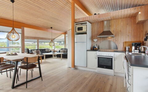 Mitre - 300M from the Sea: Interieur Ontwerp, Flooring, Meubilair, Keuken, Hout, Verdieping, Plafond, Houten Vloer, Countertop, Lichte Inrichting