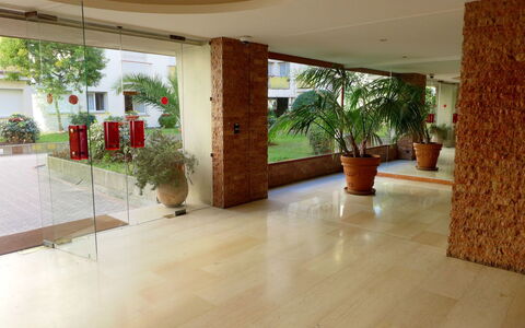Le Casino: Verdieping, Eigendom, Lobby, Tegel, Gebouw, Flooring, Kamer, Huis, Onroerend Goed, Interieur Ontwerp