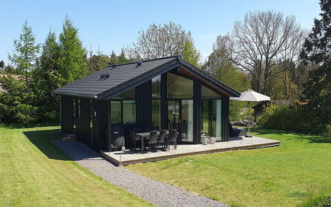 Enisa - 800M from the Sea: Dak, Huis, Deur, Verblijf, Schaduw, Siding, Werf, Landgoed, Backyard