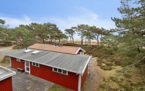 Sanela - 25M from the Sea: Meubilair, Interieur Ontwerp, Flooring, Hout, Verdieping, Plafond, Houten Vloer, Stoel, Tafel, Verlichting