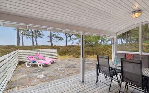 Sanela - 25M from the Sea: Meubilair, Interieur Ontwerp, Flooring, Hout, Verdieping, Plafond, Houten Vloer, Stoel, Tafel, Verlichting