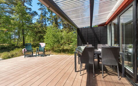 Olla - 400M from the Sea: Meubilair, Interieur Ontwerp, Flooring, Hout, Verdieping, Plafond, Houten Vloer, Stoel, Tafel, Verlichting