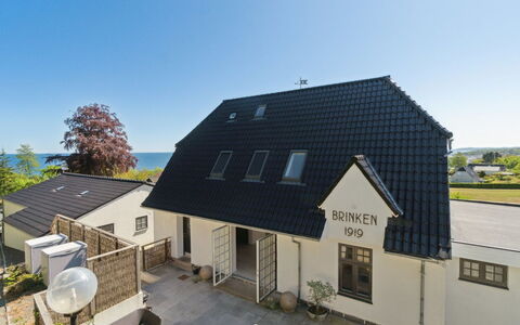 Johanna - 300M from the Sea: Hout, Meubilair, Appartement, Kamer, Plafond, Beits, Stoel, Hardwood, Vernis, Timmerhout