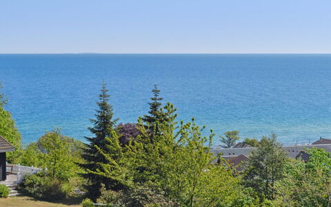 Johanna - 300M from the Sea: Hout, Meubilair, Appartement, Kamer, Plafond, Beits, Stoel, Hardwood, Vernis, Timmerhout