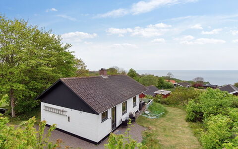 Dika - 400M from the Sea: Verblijf, Huis, Huis, Dak, Veranda, Landgoed, Siding, Garden Gebouwen, Boerderij, Werf