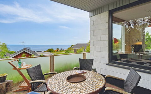 Dika - 400M from the Sea: Verblijf, Huis, Huis, Dak, Veranda, Landgoed, Siding, Garden Gebouwen, Boerderij, Werf