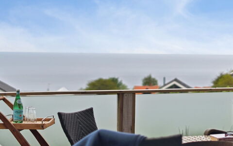 Dika - 400M from the Sea: Verblijf, Huis, Huis, Dak, Veranda, Landgoed, Siding, Garden Gebouwen, Boerderij, Werf