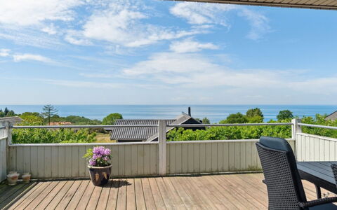 Eliene - 400M from the Sea: Houten Vloer, Dek, Veranda, Balkon, Hardwood, Zee, Eco Hotel, Plank, Beits, Oceaan