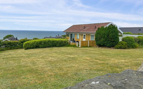 Eliene - 400M from the Sea: Gras, Groen, Huis, Dak, Landschap, Struik, Land Lot, Huis, Verblijf