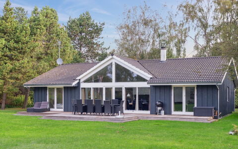 Josina - 675M from the Sea: Gras, Huis, Dak, Huis, Verblijf, Struik, Land Lot, Landelijk Gebied, Boerderij, Groundcover