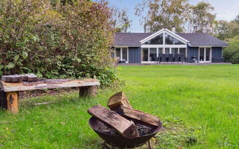 Josina - 675M from the Sea: Gras, Huis, Dak, Huis, Verblijf, Struik, Land Lot, Landelijk Gebied, Boerderij, Groundcover