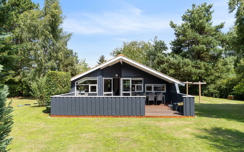 Dorti - 725M from the Sea: Hout, Dak, Architectuur, Huis, Huis, Verblijf, Siding, Hardwood, Helling, Landgoed