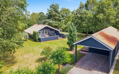 Dorti - 725M from the Sea: Hout, Dak, Architectuur, Huis, Huis, Verblijf, Siding, Hardwood, Helling, Landgoed