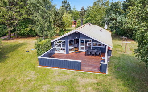 Dorti - 725M from the Sea: Hout, Dak, Architectuur, Huis, Huis, Verblijf, Siding, Hardwood, Helling, Landgoed