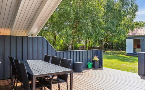 Dorti - 725M from the Sea: Hout, Dak, Architectuur, Huis, Huis, Verblijf, Siding, Hardwood, Helling, Landgoed