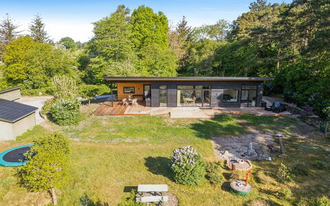Toska - 100M to the Fjord: Meubilair, Interieur Ontwerp, Flooring, Hout, Verdieping, Plafond, Houten Vloer, Stoel, Tafel, Verlichting