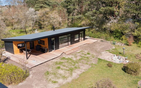 Toska - 100M to the Fjord: Meubilair, Interieur Ontwerp, Flooring, Hout, Verdieping, Plafond, Houten Vloer, Stoel, Tafel, Verlichting