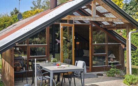 Konrad - 700M from the Sea: Dak, Huis, Huis, Verblijf, Siding, Landgoed, Oprit, Garden Gebouwen, Werf, Schuur