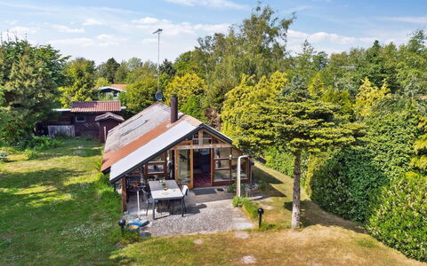 Konrad - 700M from the Sea: Dak, Huis, Huis, Verblijf, Siding, Landgoed, Oprit, Garden Gebouwen, Werf, Schuur