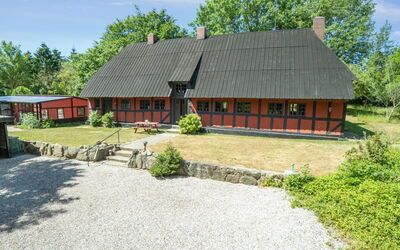 Elvin - 2.7Km from the Sea