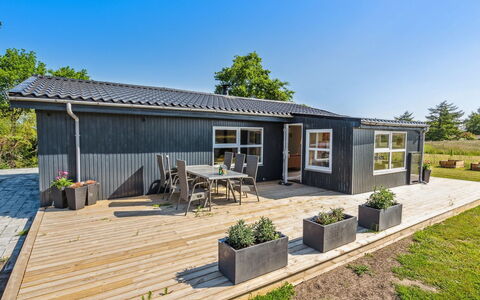 Tabithe - 500M from the Sea