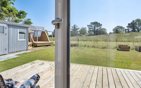 Tabithe - 500M from the Sea