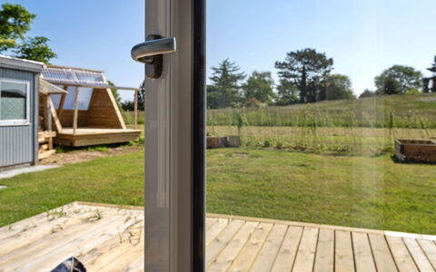 Tabithe - 500M from the Sea