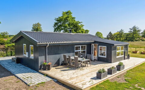 Tabithe - 500M from the Sea