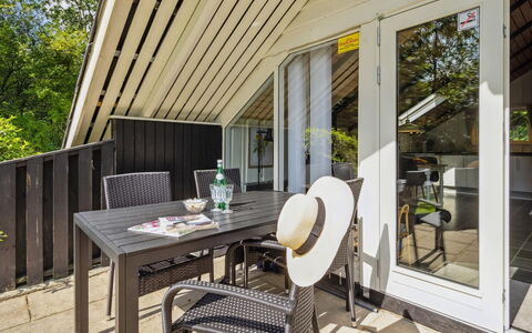 Anselma - 30Km from the Sea: Meubilair, Interieur Ontwerp, Stoel, Flooring, Tafel, Toevlucht, Verdieping, Plafond, Kamer, Eco Hotel