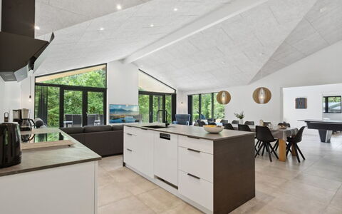 Robert - 30Km from the Sea: Interieur Ontwerp, Hout, Plafond, Flooring, Verdieping, Meubilair, Keuken, Countertop, Lichte Inrichting, Kamer