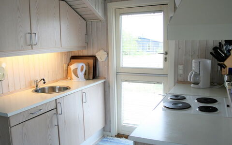 Tonna - 1Km from the Sea: Dak, Huis, Huis, Verblijf, Deur, Siding, Dek, Veranda, Plank, Hardwood