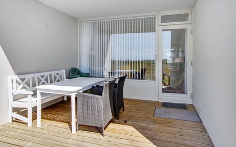 Eske - 50M from the Sea: Dak, Huis, Huis, Verblijf, Deur, Siding, Dek, Veranda, Plank, Hardwood