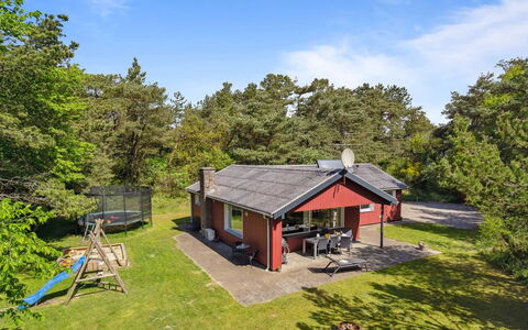 Keyla - 3.2Km from the Sea: Meubilair, Interieur Ontwerp, Stoel, Flooring, Tafel, Toevlucht, Verdieping, Plafond, Kamer, Eco Hotel