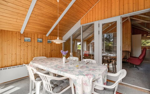 Clea - 800M from the Sea: Hout, Huis, Deur, Huis, Verblijf, Plafond, Hardwood, Beits, Veranda, Blokhut
