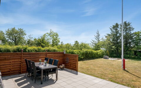 Eira - 350M to the Fjord: Meubilair, Interieur Ontwerp, Flooring, Hout, Verdieping, Plafond, Houten Vloer, Stoel, Tafel, Verlichting