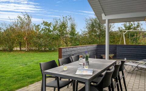Lillemor - 800M to the Fjord: Meubilair, Buitenmeubels, Tafel, Buitentafel, Stoel, Keuken En Eettafel, Schaduw, Tuin, Patio, Dek