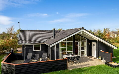 Lillemor - 800M to the Fjord: Huis, Dak, Huis, Verblijf, Siding, Landgoed, Werf, Boerderij, Garden Gebouwen, Veranda