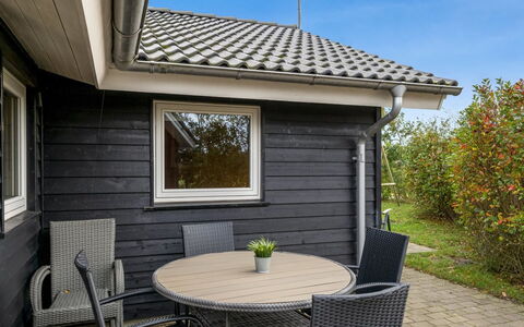 Lillemor - 800M to the Fjord: Hout, Siding, Buitenmeubels, Verblijf, Hardwood, Veranda, Schaduw, Beits, Plank, Ontwerp