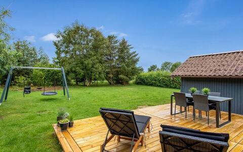 Frender - 800M to the Fjord: Meubilair, Interieur Ontwerp, Flooring, Hout, Verdieping, Plafond, Houten Vloer, Stoel, Tafel, Verlichting