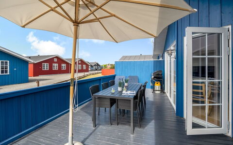 Albertina - 300M to the Fjord: Huis, Dak, Huis, Verblijf, Schuur, Garden Gebouwen, Siding, Werf, Blokhut, Hut